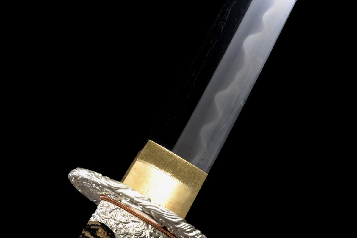 The beauty and structure of the katana hamon (blade temper line)