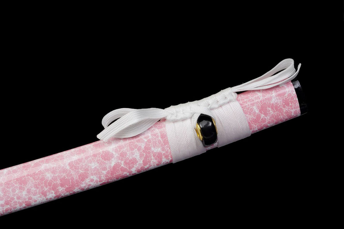 Pink crackle lacquer saya with white sageo and black kurikata