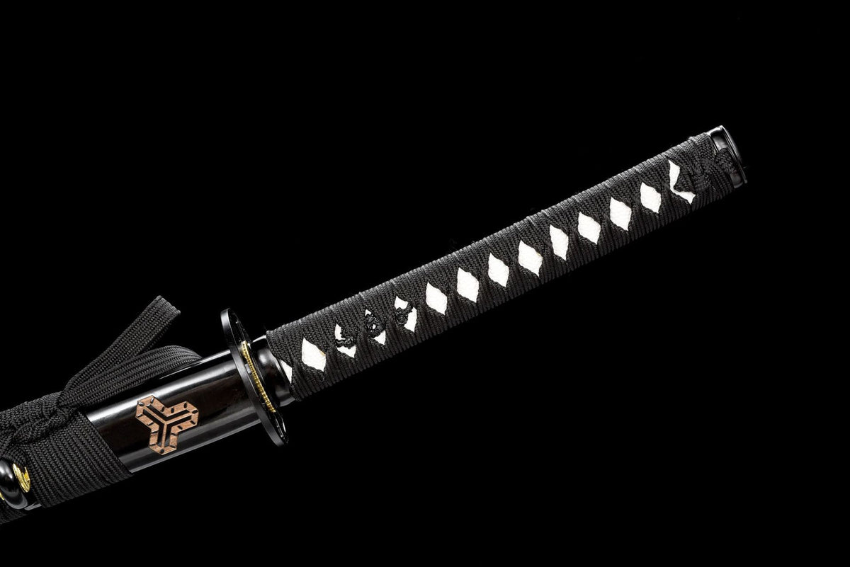 Black tsuka-ito with white diamond-shaped openings
