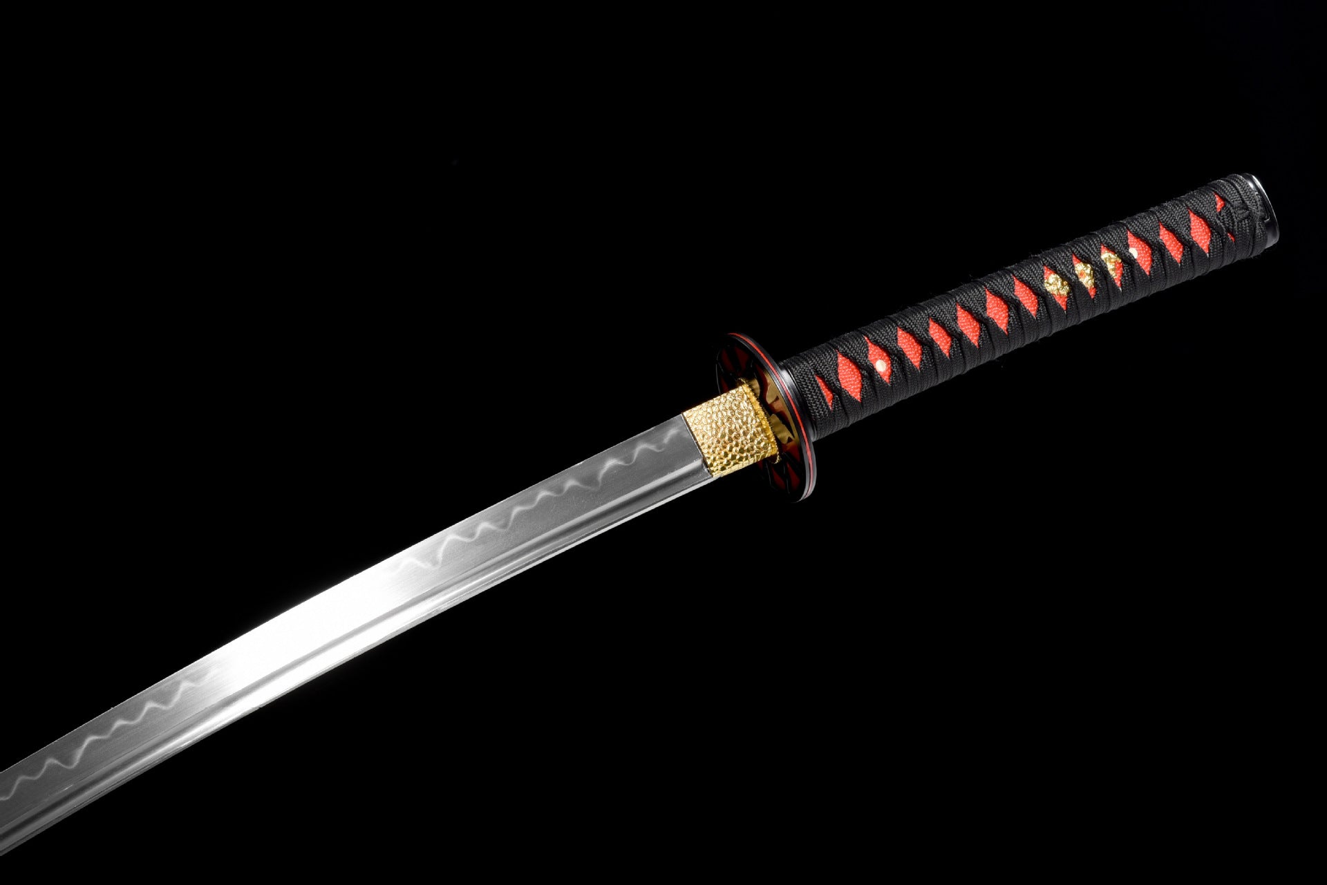 A full view of the carbon steel katana featuring the blade and handle design with traditional craftsmanship.