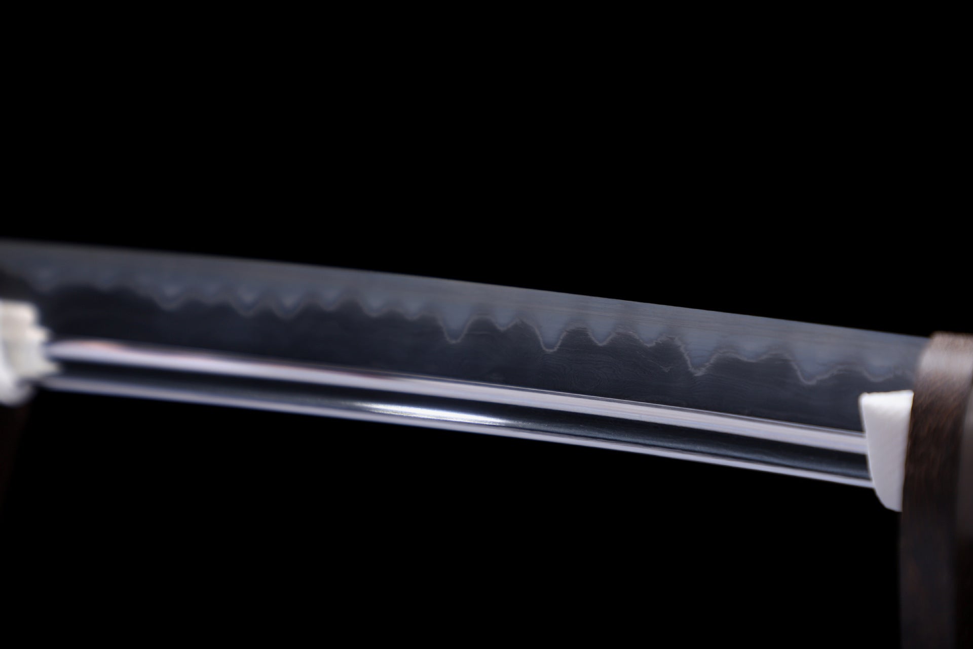 Gunome hamon blade of the Guardian katana.
