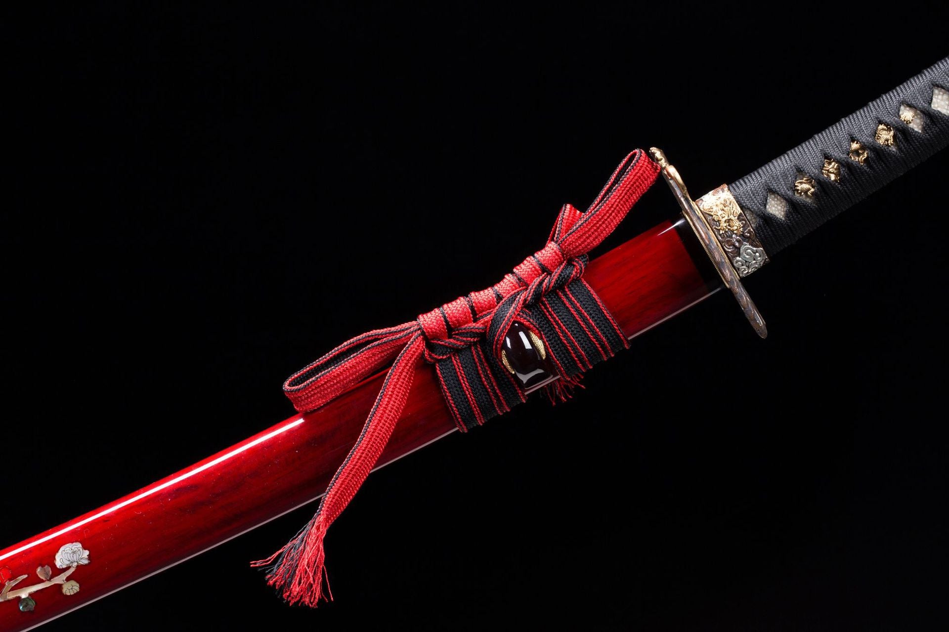 Red sageo knot for a Loong katana.