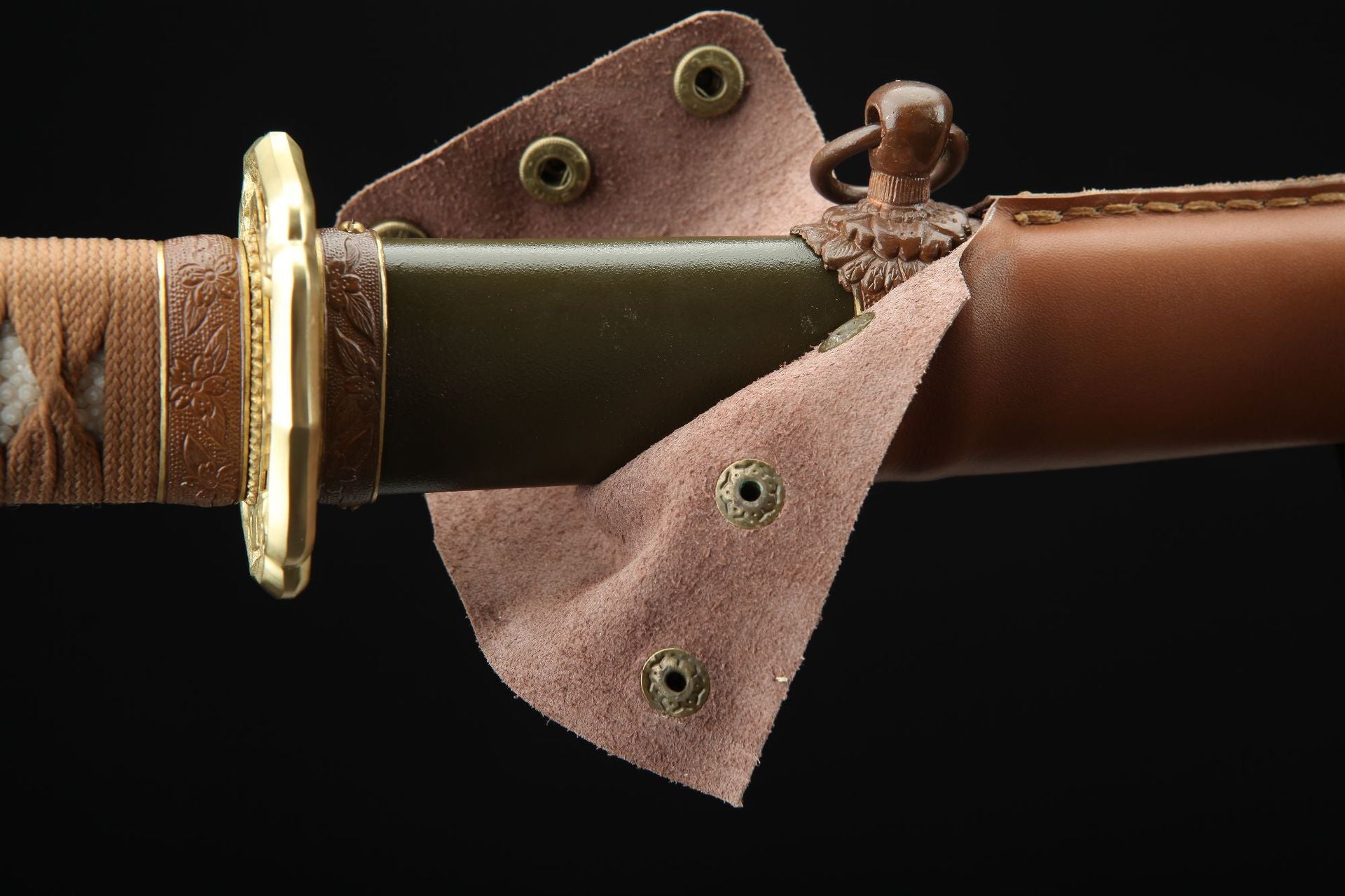 Leather scabbard material display for S426 katana.