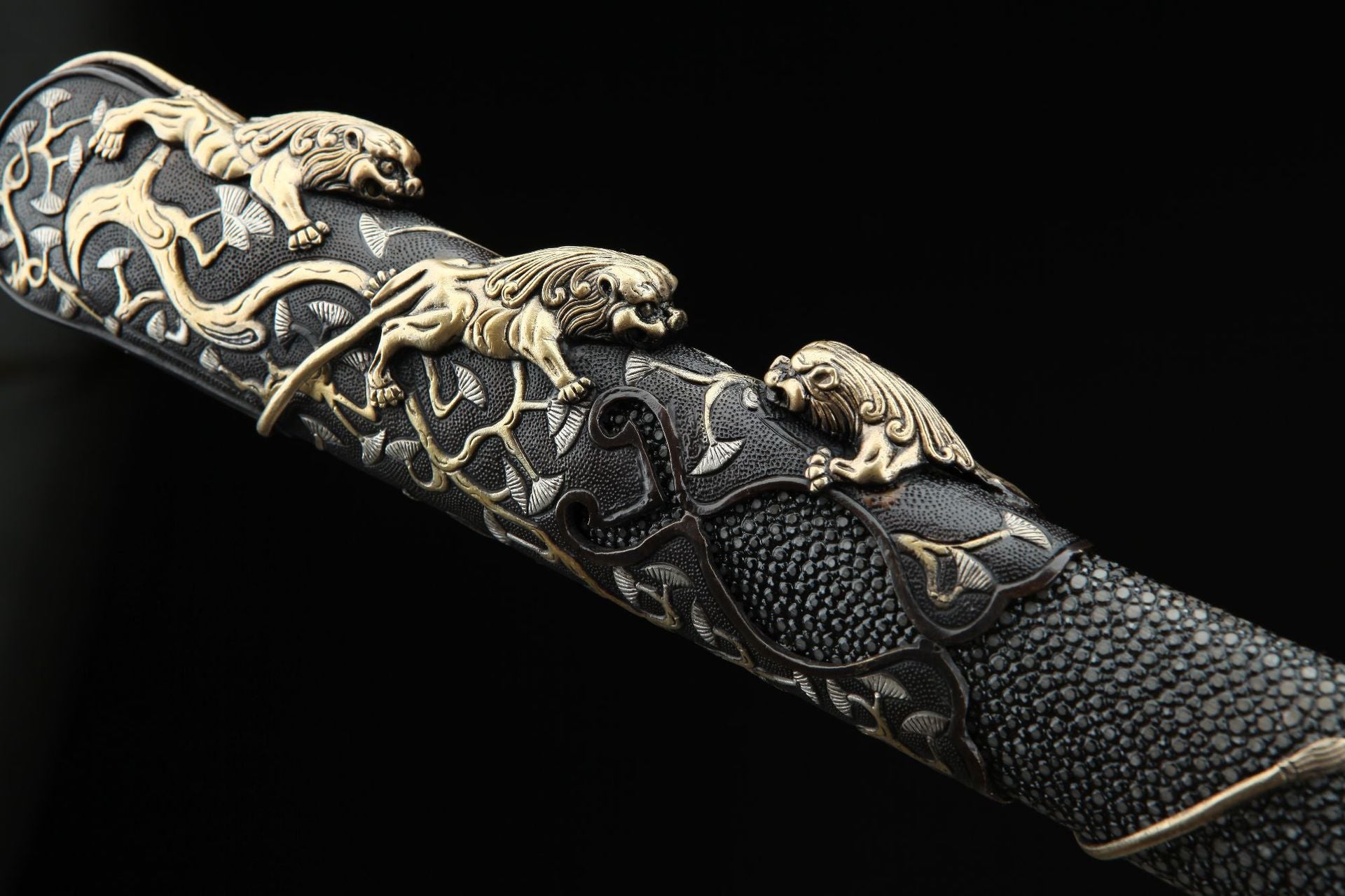 Nine Lions Sabre (Black Shark Skin Fittings)