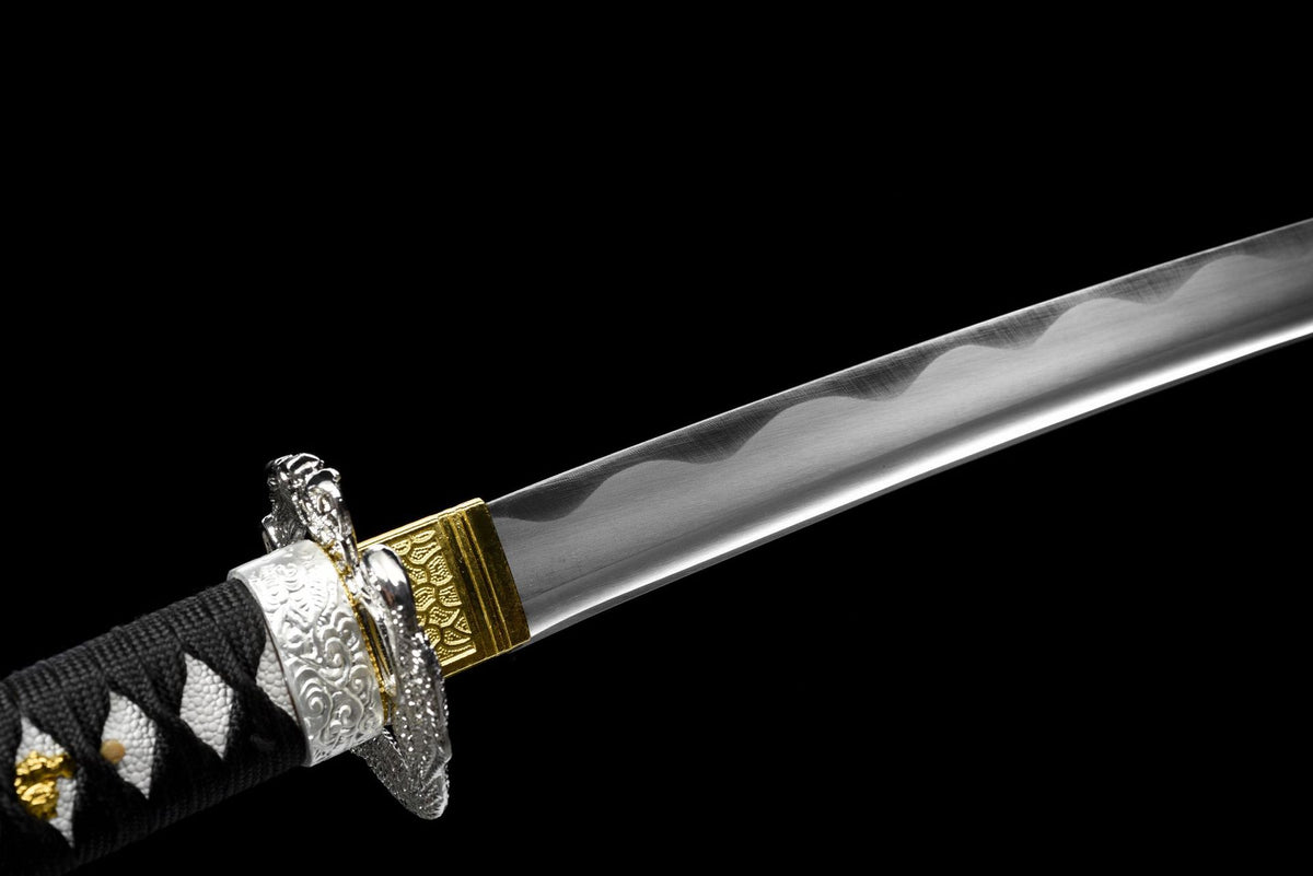 Decorative wave line on the polished high-carbon steel blade