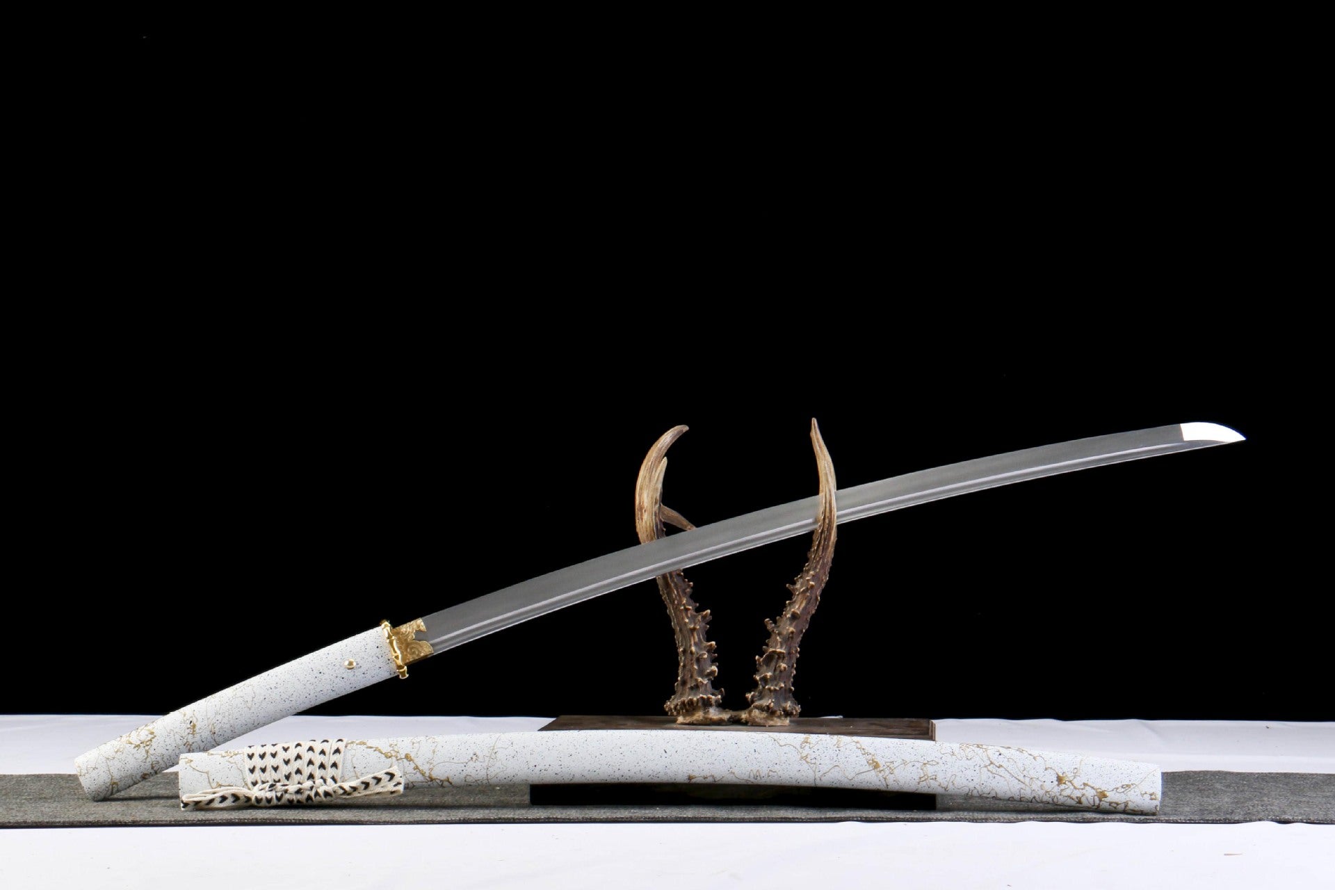 Gilded Dawn Katana - Ghost of Yotei Atsu’s Sword