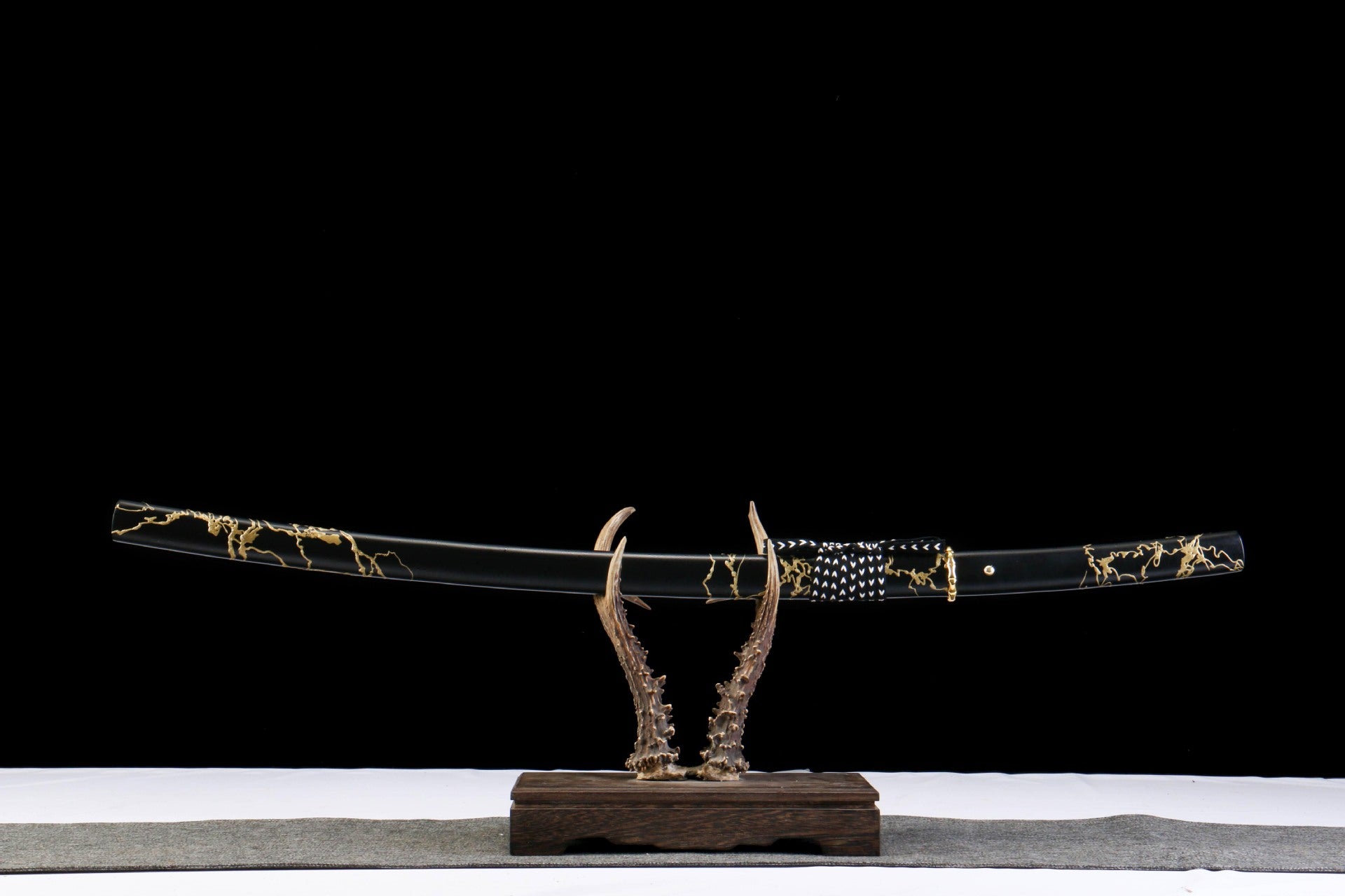 Gilded Night Katana - Ghost of Yotei Atsu’s Sword