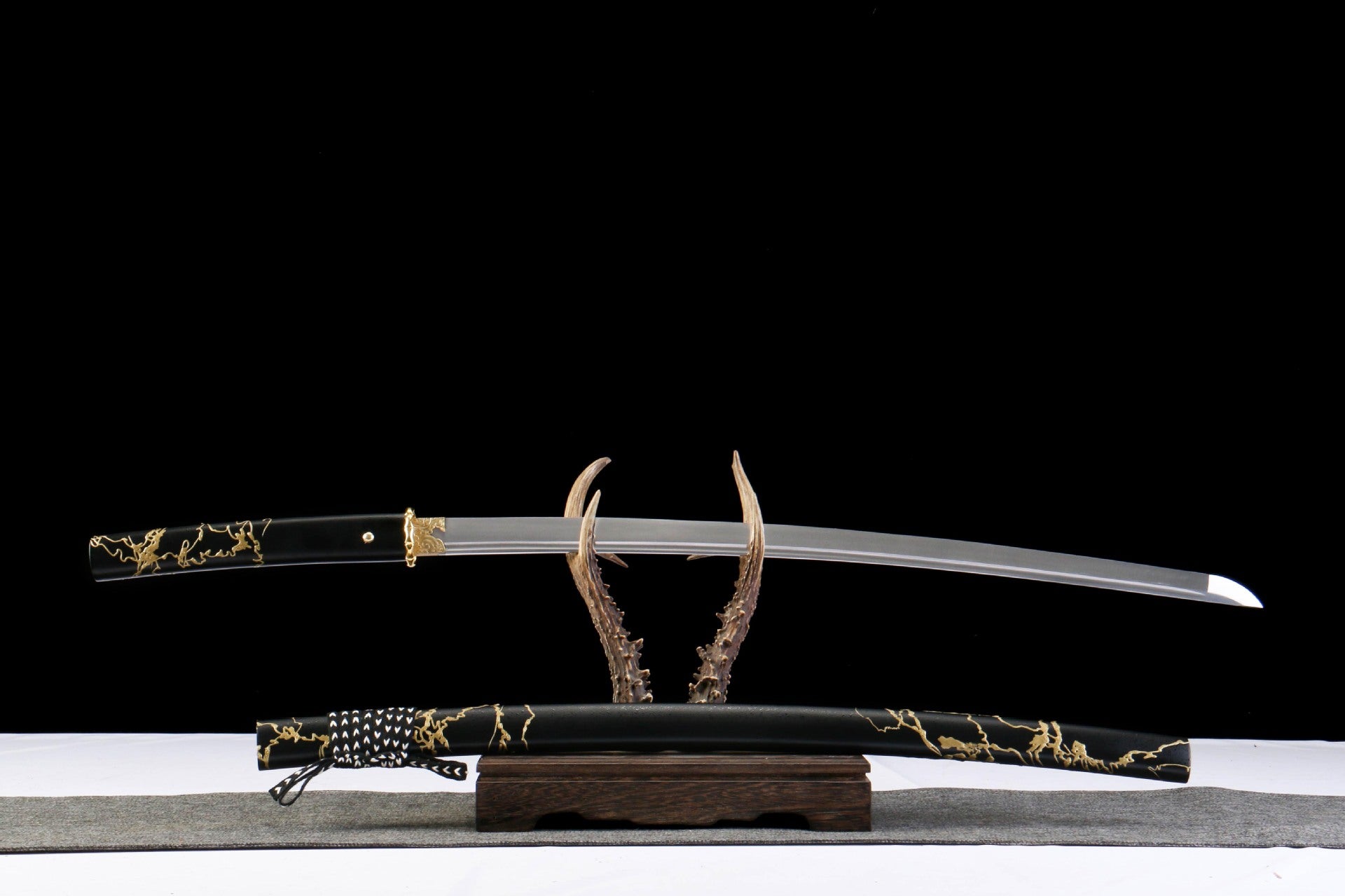 Gilded Night Katana - Ghost of Yotei Atsu’s Sword