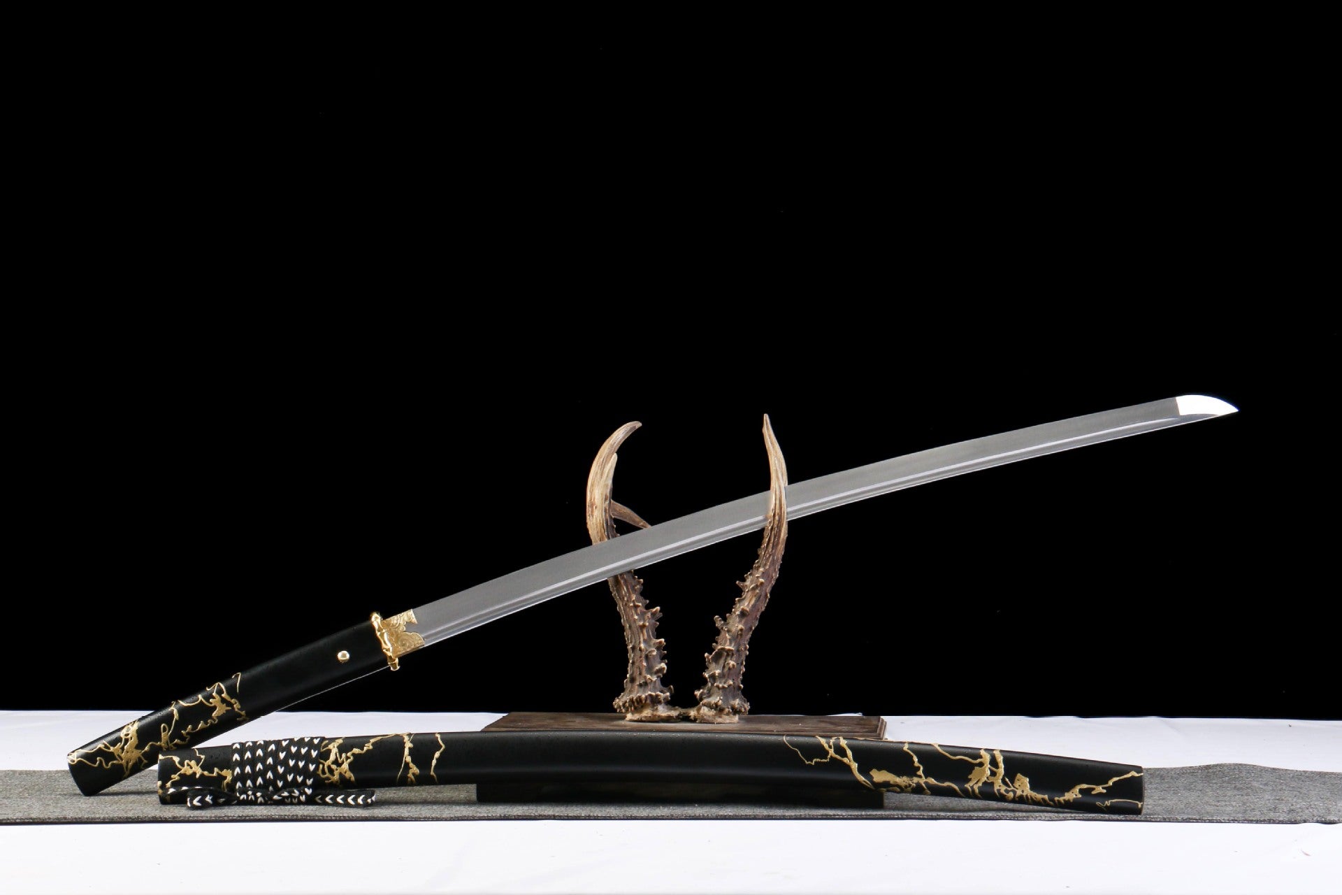 Gilded Night Katana - Ghost of Yotei Atsu’s Sword