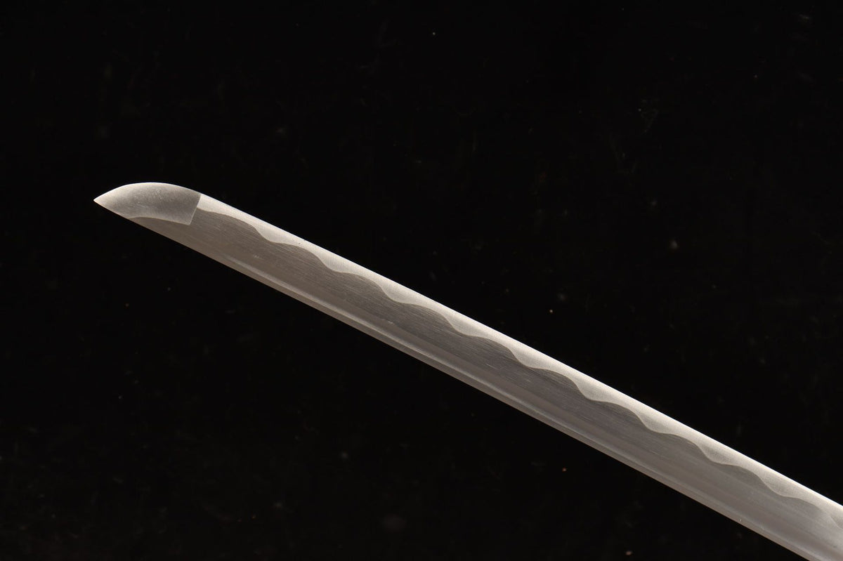 Emberflow Katana kissaki and decorative wavy blade pattern