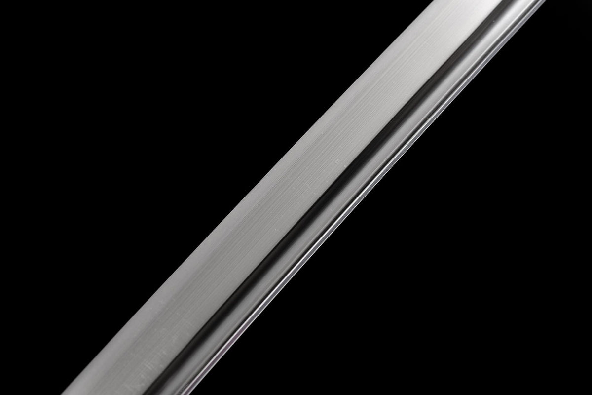 Close view of the 1045 carbon steel blade with a long bo-hi
