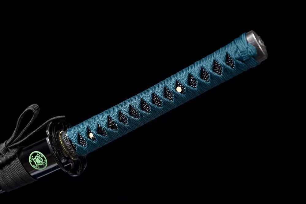 Teal cord-wrapped tsuka with black textured panels
