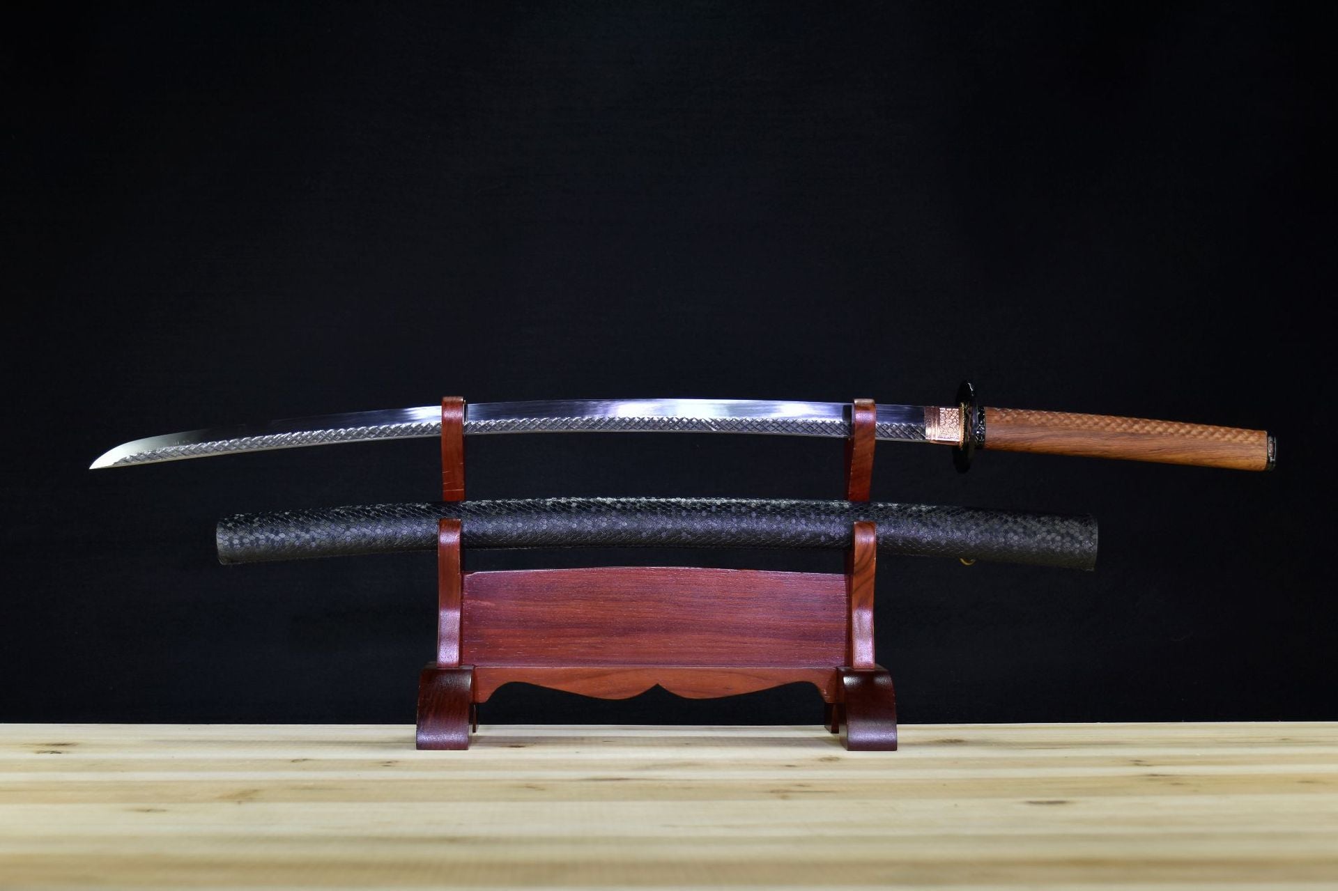 An affordable manganese steel katana, a real samurai sword suitable for practice and collection
