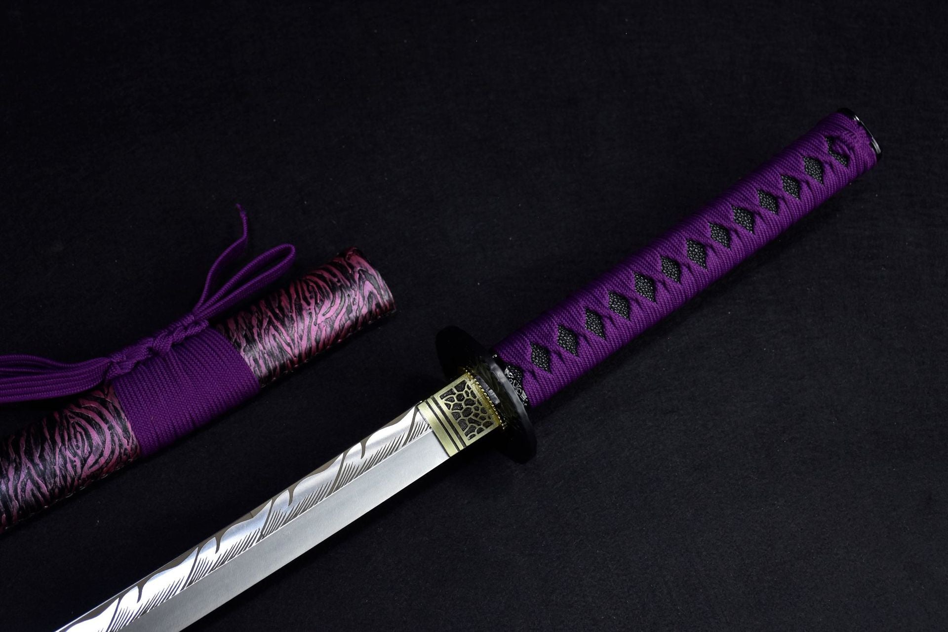 A comfortable purple samurai sword handle designed for practice