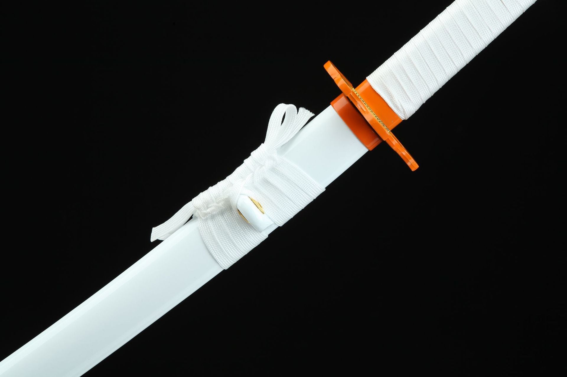 Kyojuro sword featuring white kurikata and white sageo close-up.