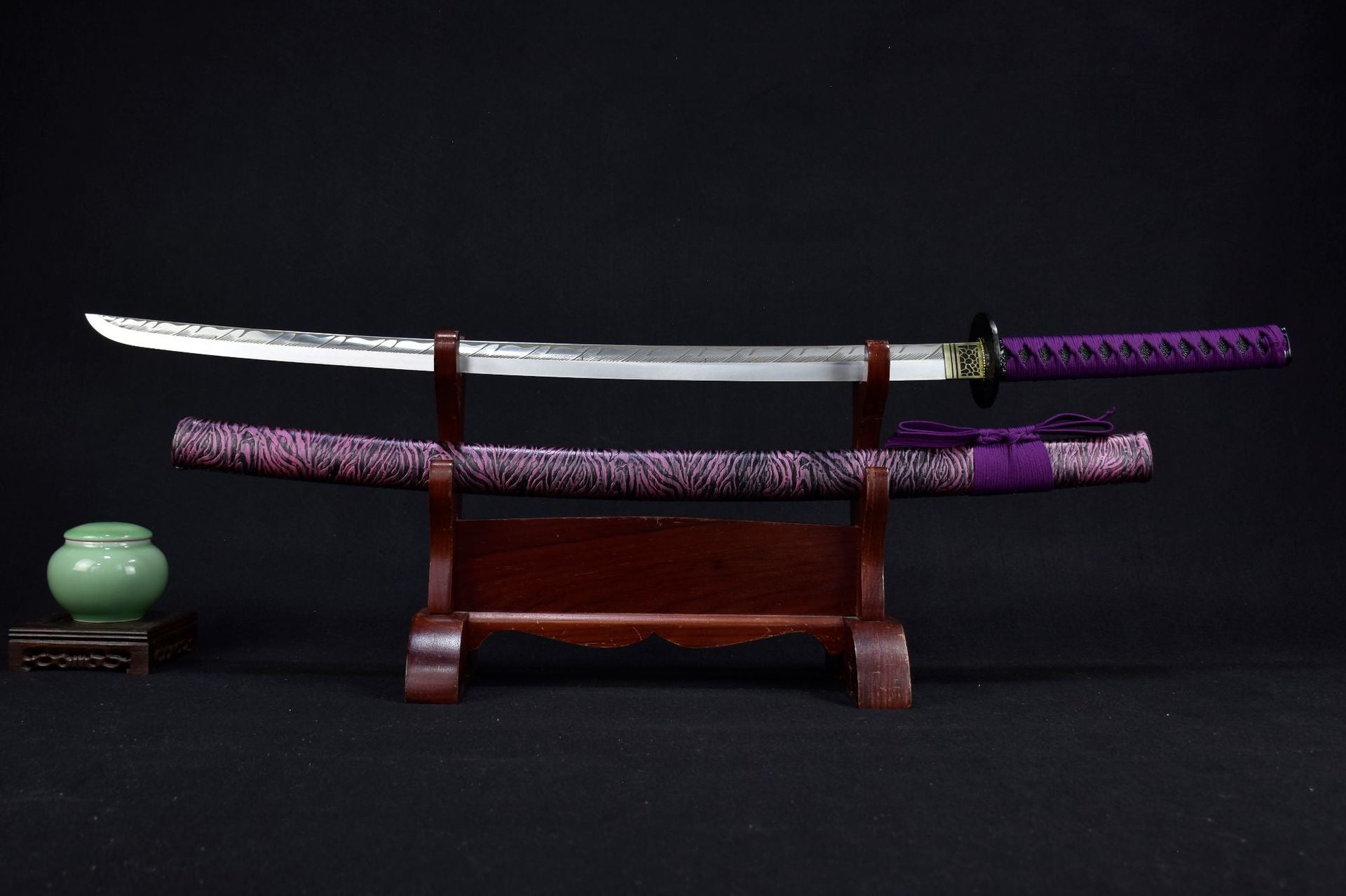 A Shikusa purple authentic samurai sword perfect for collectors