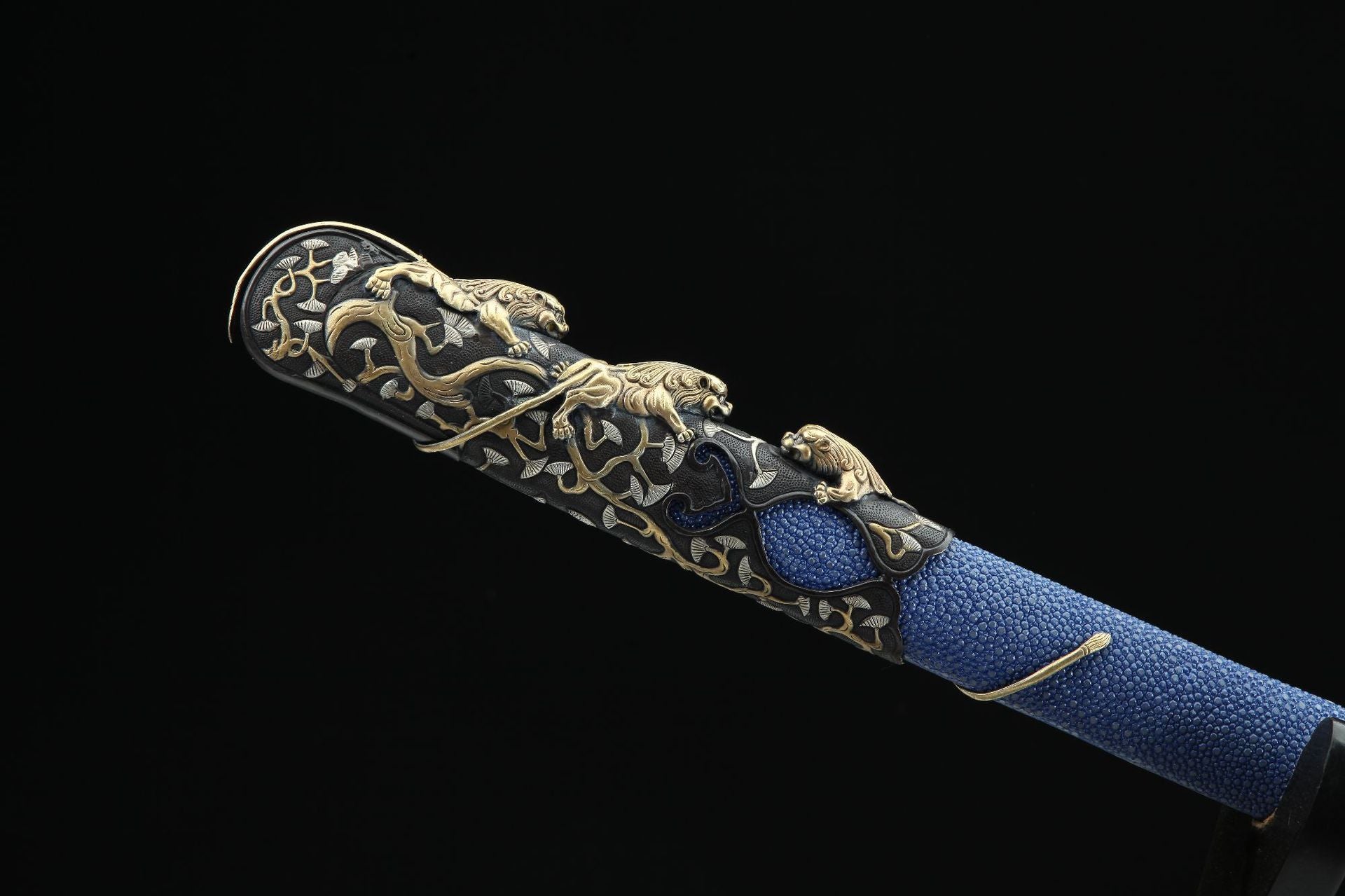 Nine Lions (Blue Shark Skin Fittings)