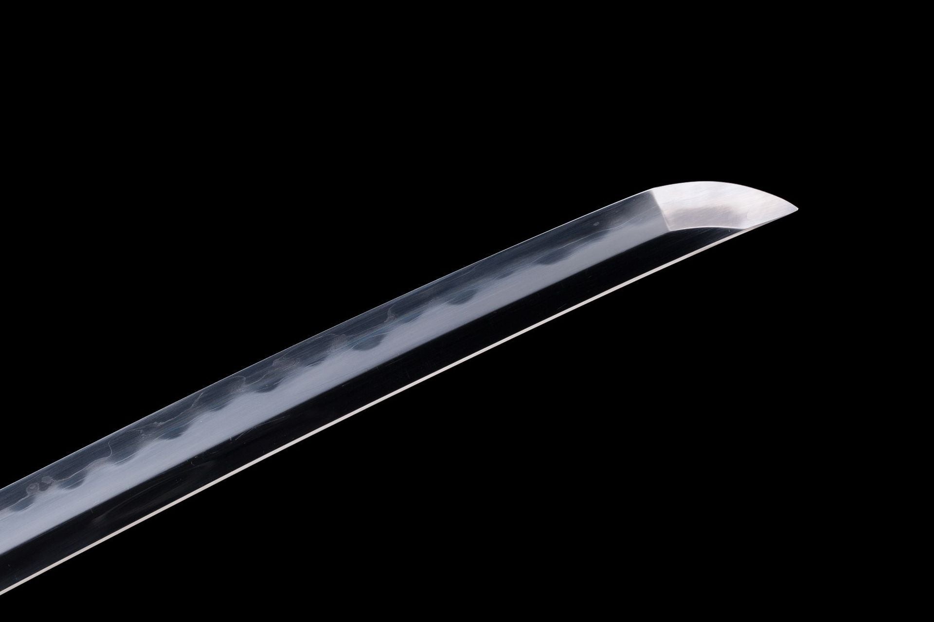 Clay tempered blade edge of a Wild Horse katana.
